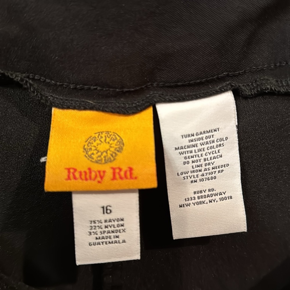 Ruby Rd. Black Bermuda shorts. - Picture 2 of 4